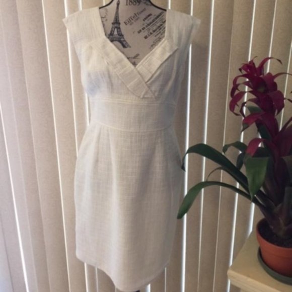 Beautiful Beige/Gold Dress & Jacket Set Size 8 - Picture 3 of 5